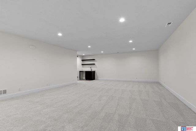 663 Eloise Avenue, Lincoln, NE 68520