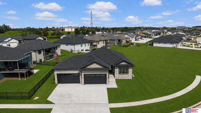 663 Eloise Avenue, Lincoln, NE 68520