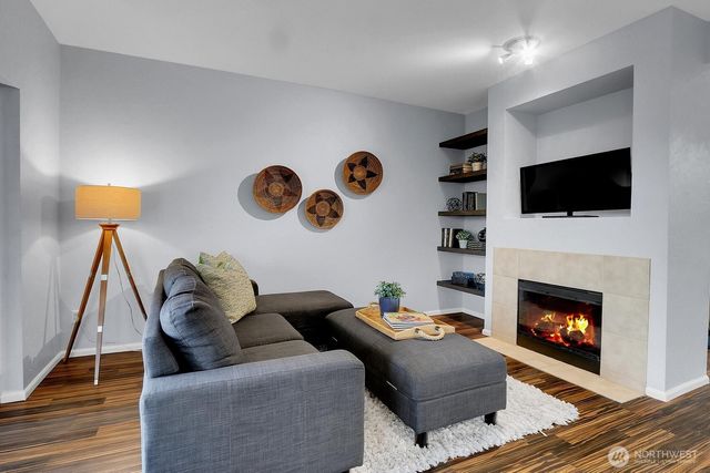 7004 Holly Park Drive S, Seattle, WA 98118