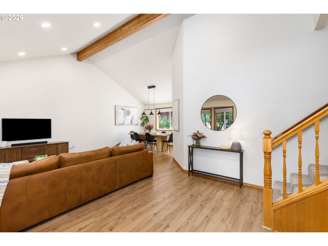16050 Nw SOMERSET Dr, Beaverton, OR 97006