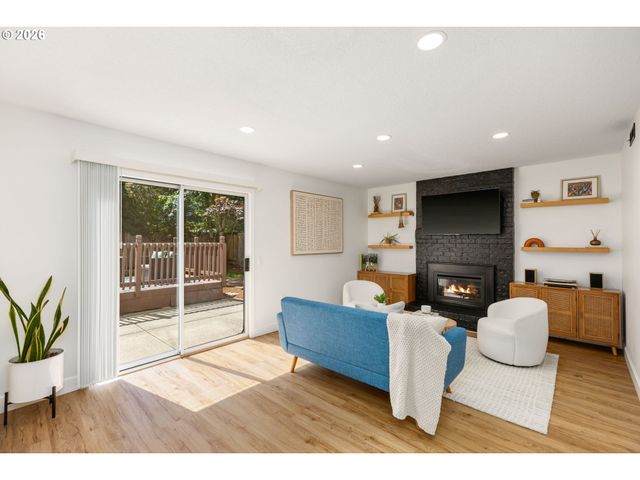 16050 Nw SOMERSET Dr, Beaverton, OR 97006