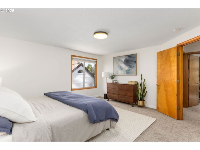 16050 Nw SOMERSET Dr, Beaverton, OR 97006