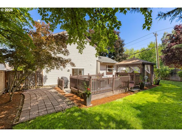 16050 Nw SOMERSET Dr, Beaverton, OR 97006
