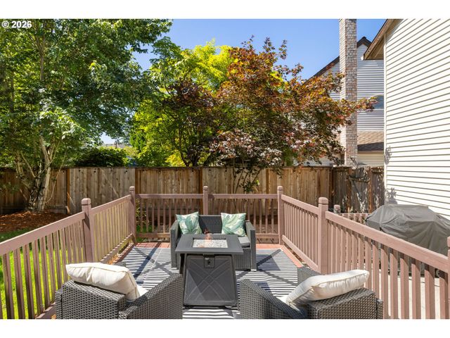 16050 Nw SOMERSET Dr, Beaverton, OR 97006