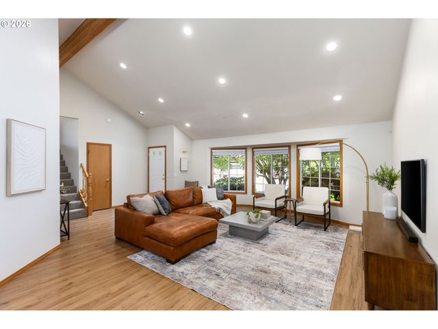 16050 Nw SOMERSET Dr, Beaverton, OR 97006