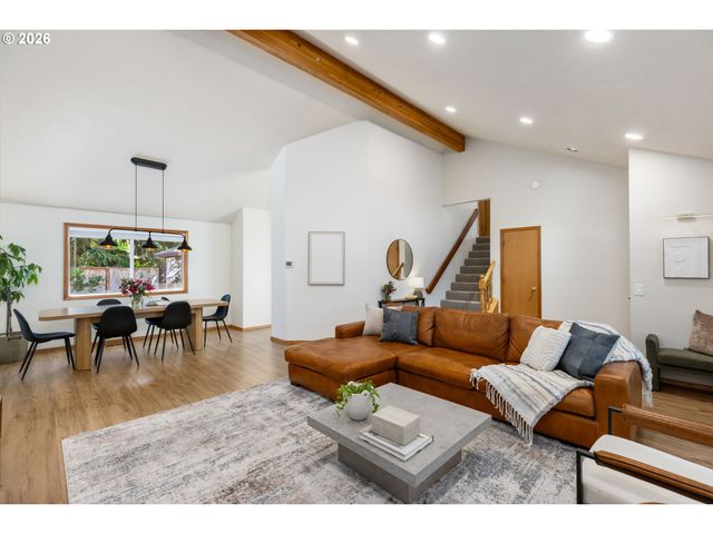 16050 Nw SOMERSET Dr, Beaverton, OR 97006