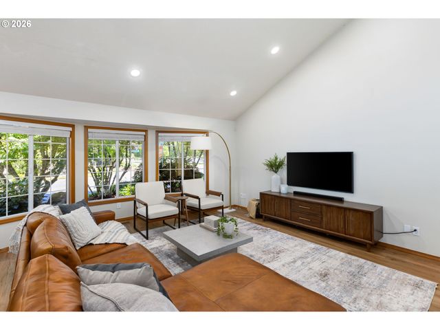 16050 Nw SOMERSET Dr, Beaverton, OR 97006