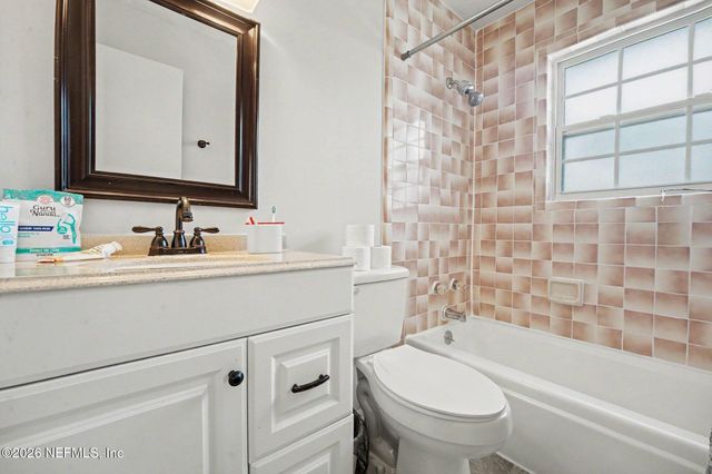 8957 YARMOUTH Road, Jacksonville, FL 32257