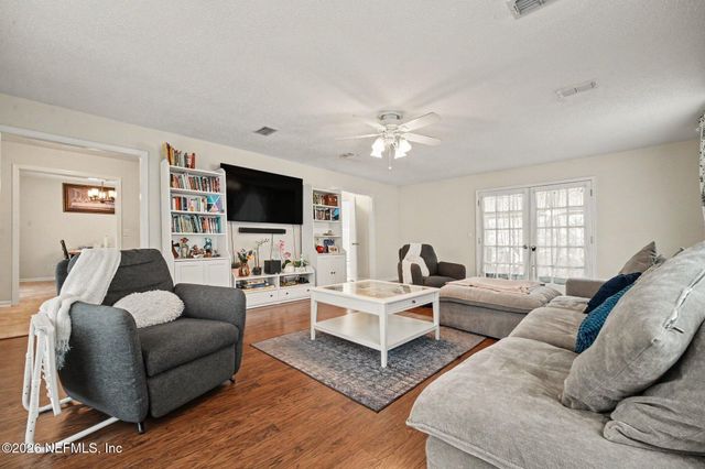8957 YARMOUTH Road, Jacksonville, FL 32257
