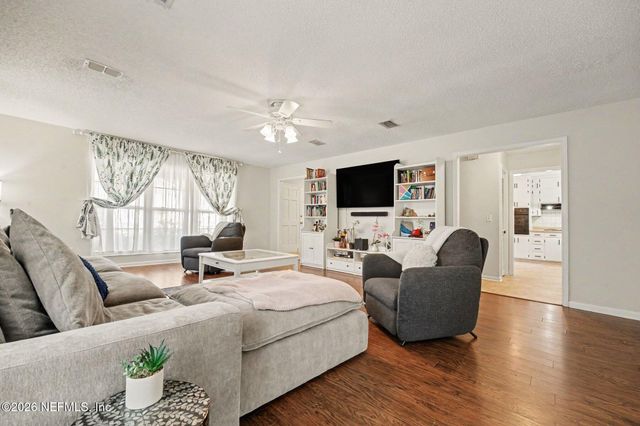 8957 YARMOUTH Road, Jacksonville, FL 32257