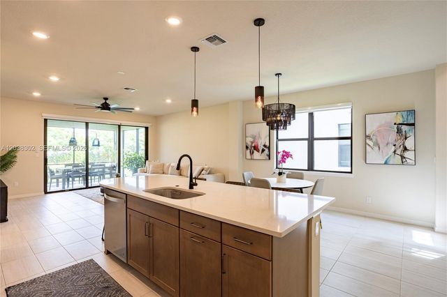 4423 Spruce Lane, Oakland Park, FL 33309