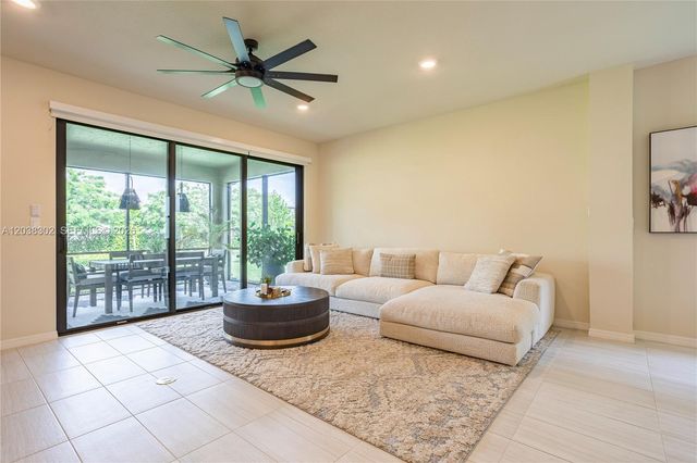 4423 Spruce Lane, Oakland Park, FL 33309