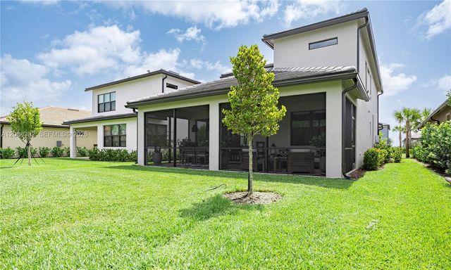 4423 Spruce Lane, Oakland Park, FL 33309