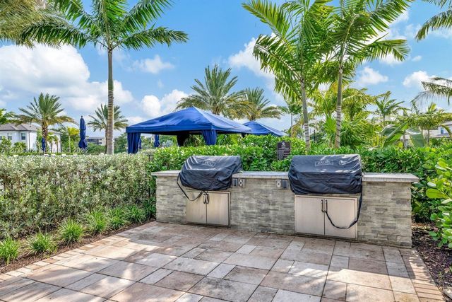4423 Spruce Lane, Oakland Park, FL 33309
