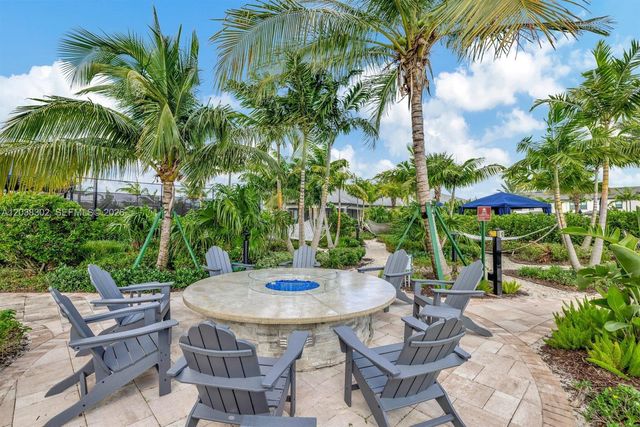 4423 Spruce Lane, Oakland Park, FL 33309