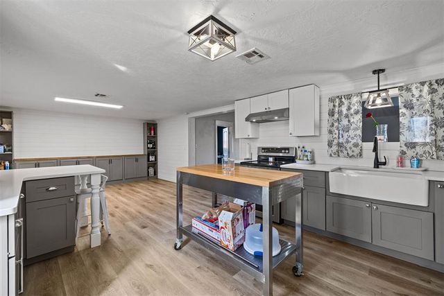 21063 State Highway 76 Highway, Blanchard, OK 73010