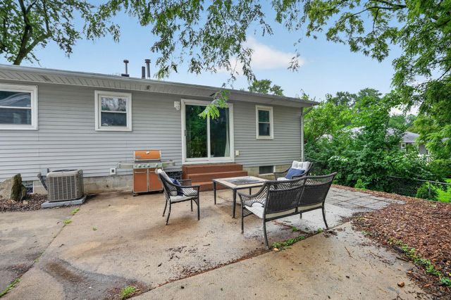 2614 Garden Avenue, Cedar Falls, IA 50613