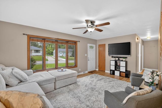 2614 Garden Avenue, Cedar Falls, IA 50613