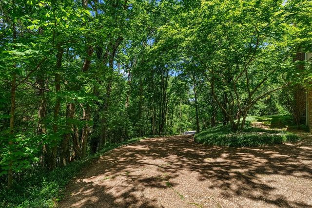 1102 Brentwood Ln, Brentwood, TN 37027