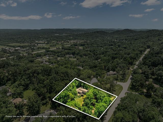 1102 Brentwood Ln, Brentwood, TN 37027