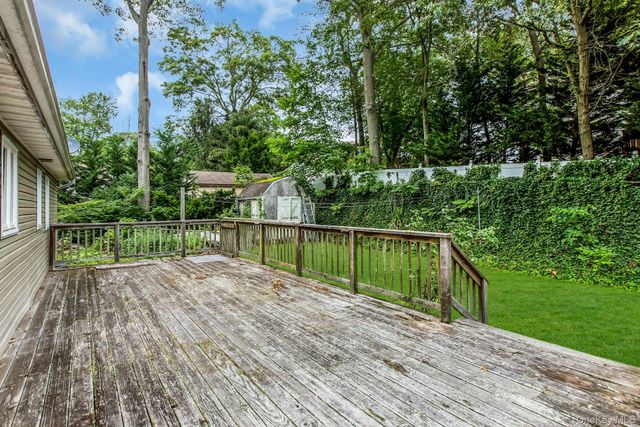51 Arlington Road, Lake Ronkonkoma, NY 11779