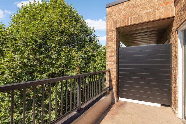 2210 Midland Grove Road 306, Roseville, MN 55113