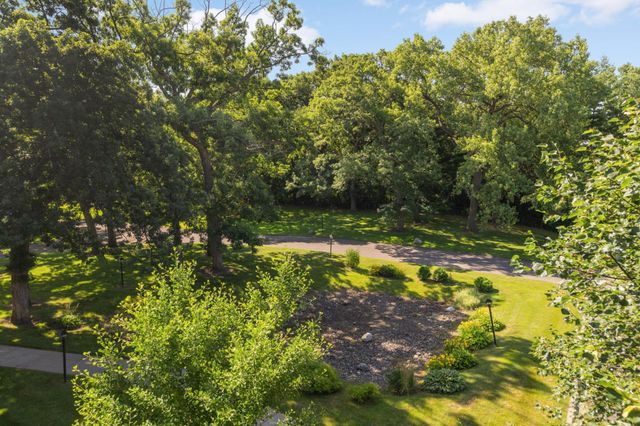 2210 Midland Grove Road 306, Roseville, MN 55113