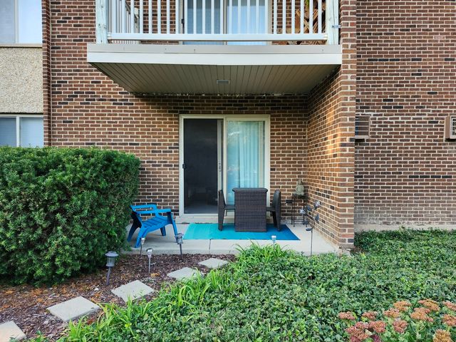 1501 E Churchill Drive 105, Palatine, IL 60074