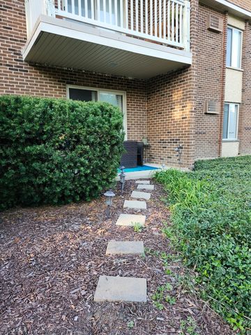 1501 E Churchill Drive 105, Palatine, IL 60074