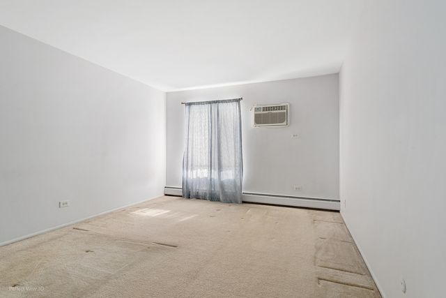 1501 E Churchill Drive 105, Palatine, IL 60074