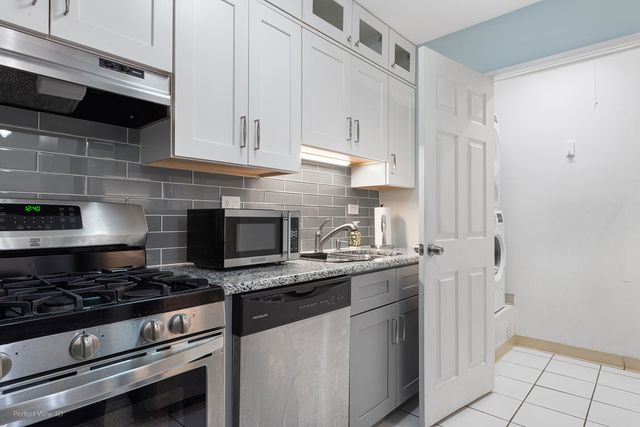 1501 E Churchill Drive 105, Palatine, IL 60074