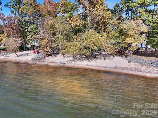 2101 Wood Clough Court, Belmont, NC 28012