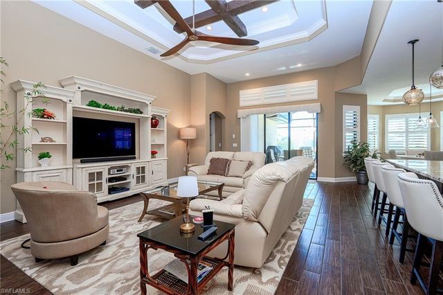 10505 Valencia Lakes DR, Bonita Springs, FL 34135