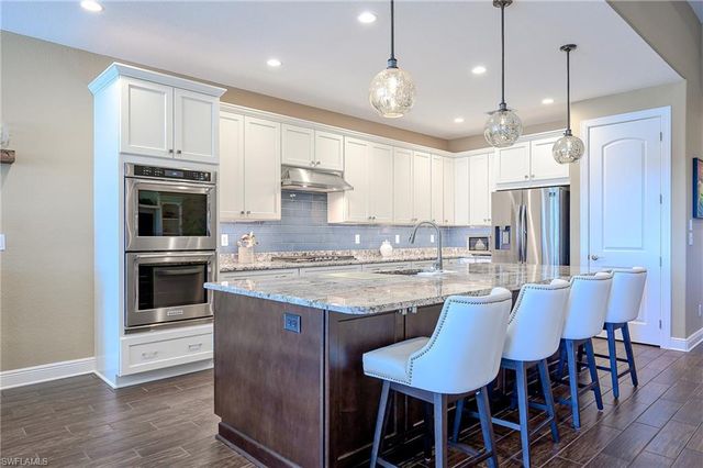 10505 Valencia Lakes DR, Bonita Springs, FL 34135