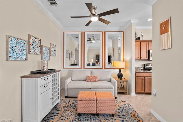 9723 Acqua CT 345, Naples, FL 34113