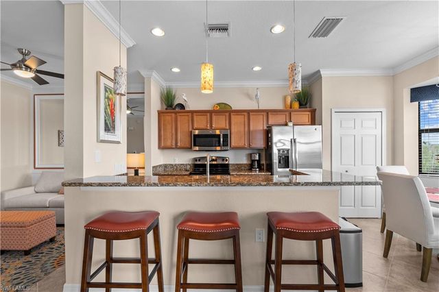 9723 Acqua CT 345, Naples, FL 34113
