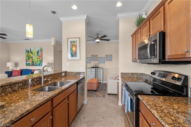 9723 Acqua CT 345, Naples, FL 34113