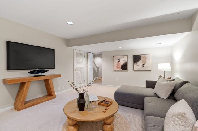 4302 Deerfield Circle 4302, Peabody, MA 01960
