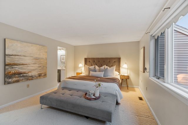 4302 Deerfield Circle 4302, Peabody, MA 01960