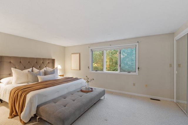 4302 Deerfield Circle 4302, Peabody, MA 01960