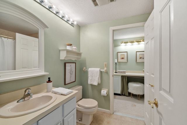 4302 Deerfield Circle 4302, Peabody, MA 01960