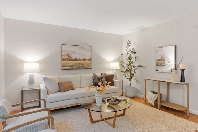 4302 Deerfield Circle 4302, Peabody, MA 01960