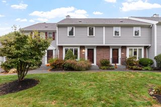 4302 Deerfield Circle 4302, Peabody, MA 01960