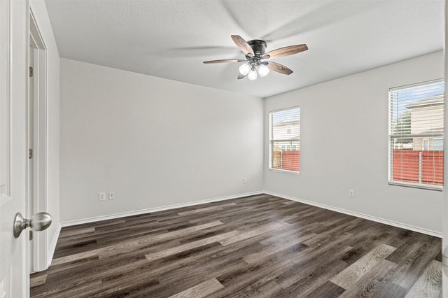 206 Wells BND, Hutto, TX 78634