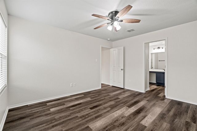 206 Wells BND, Hutto, TX 78634