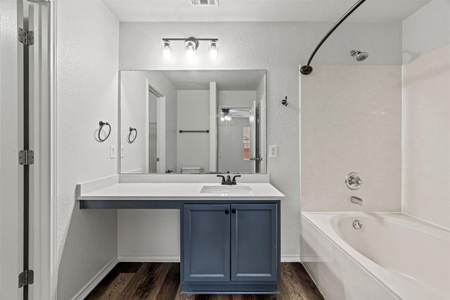 206 Wells BND, Hutto, TX 78634