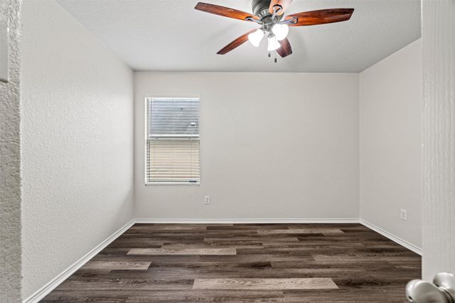 206 Wells BND, Hutto, TX 78634