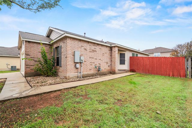 206 Wells BND, Hutto, TX 78634