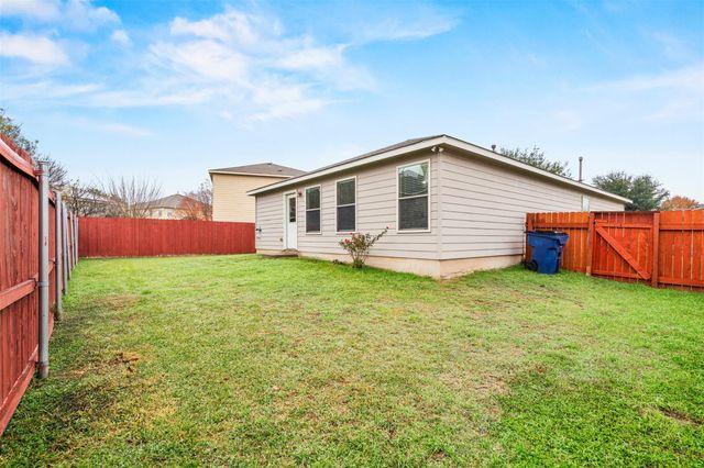 206 Wells BND, Hutto, TX 78634
