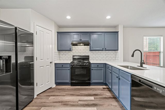 206 Wells BND, Hutto, TX 78634